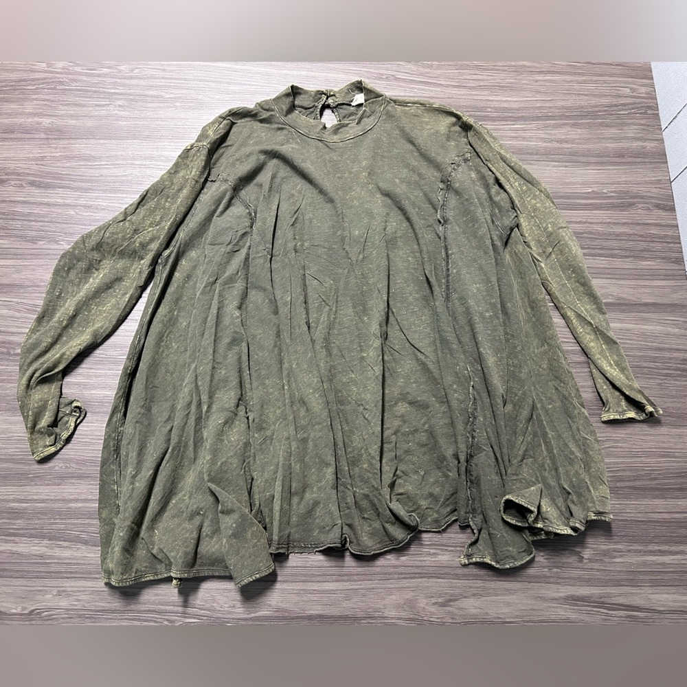 Altar’d State Green Acid Wash Long Sleeve Top Size Medium